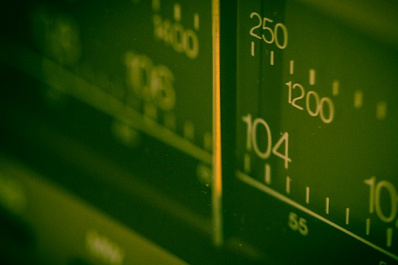 240 тысяч за прослушивание радио: жительнице Тольятти выписали странный штраф