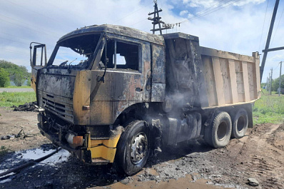 12 июня в Самарской области в садово-дачном товариществе горел КамАЗ