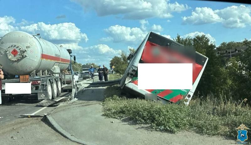 В Самаре 19 июля произошло ДТП с двумя грузовиками и автобусом