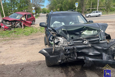 В Самарской области женщина на Peugeot врезалась в Hyundai Tucson