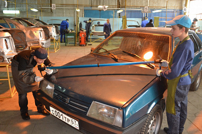 В Тольятти молодые кузовщики соревнуются с коллегами из других регионов