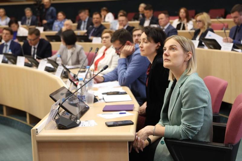 Профицит средств и поддержка социальной сферы: в губдуме отчитались об исполнении бюджета за 2024 год