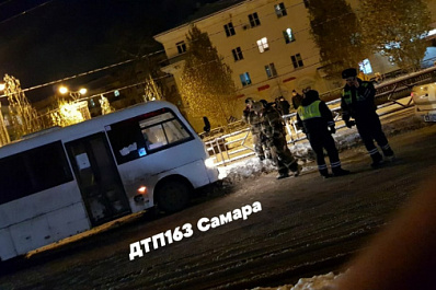 Водитель автобуса наехал на пешехода и раздавил его насмерть в Самаре
