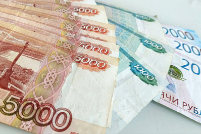 В Самаре будут судить экс-полицейского, который потратил с чужой карты 1,2 млн