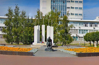 В Самаре после проверки прокуратуры приступили к реставрации памятника воинам на улице Мичурина