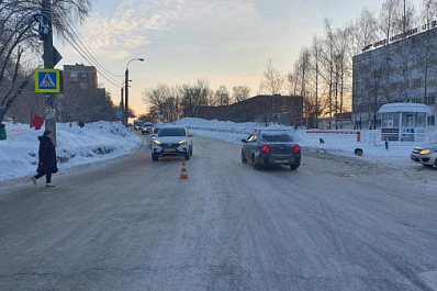 В Самаре парень на SsangYong сбил двух женщин