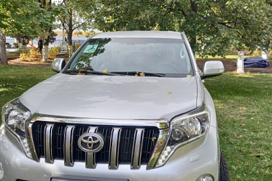 В Самаре 1 октября 83-летний водитель на Toyota вылетел на детскую площадку