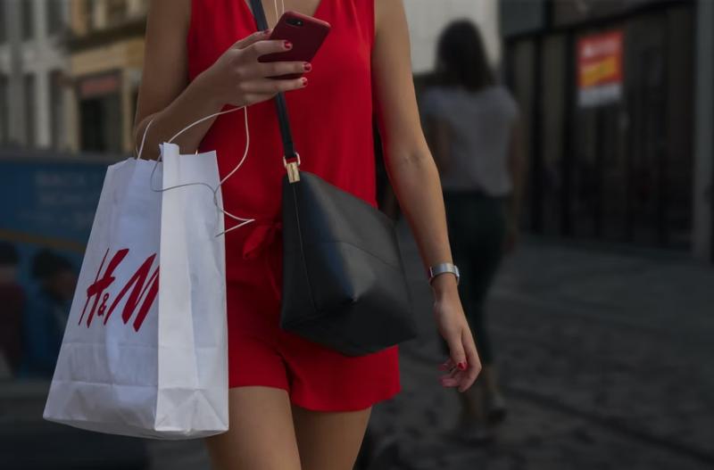 H&M с 1 августа 2022 года откроет магазины в России для распродажи