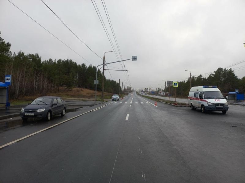 В Тольятти мужчина попал под колеса Mercedes-Benz и умер в карете скорой помощи