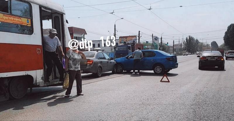 В Самаре из-за ДТП остановили движение трамваев