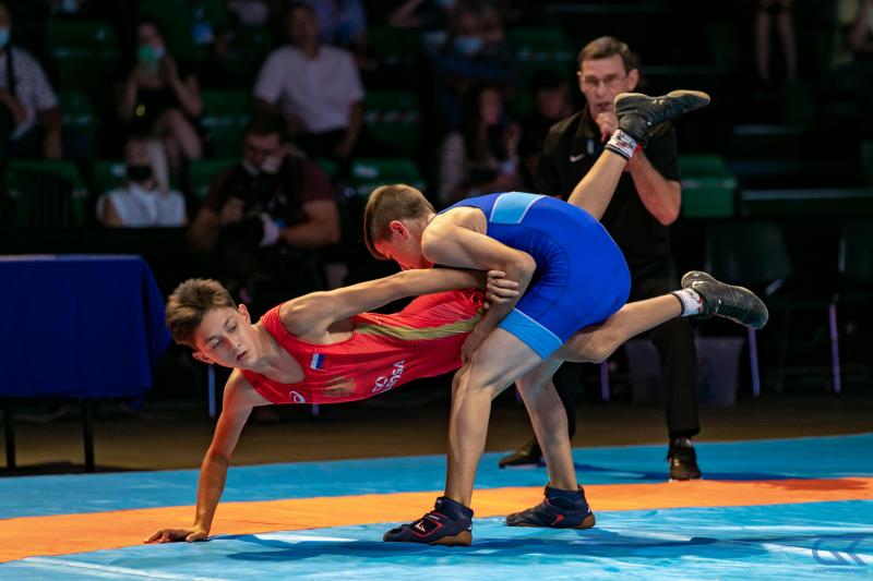 "Новая высота" в Самаре: будущие олимпийские чемпионы встретились на борцовских коврах