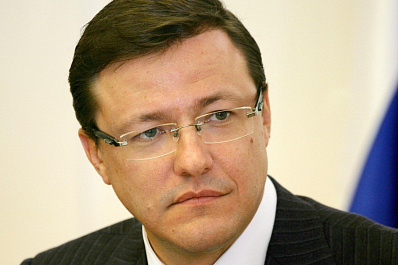 Дмитрий Азаров поздравил жителей Самарской области с Днём машиностроителя