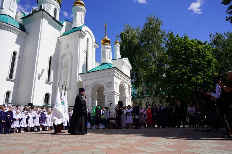 В Автограде отмечают 30-летие Тольяттинской классической гимназии