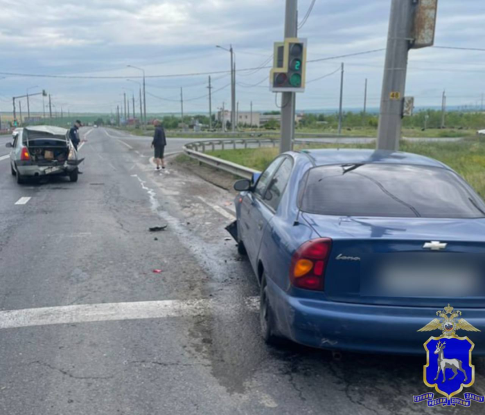 В Самарской области 20-летняя девушка сбила двух подростков