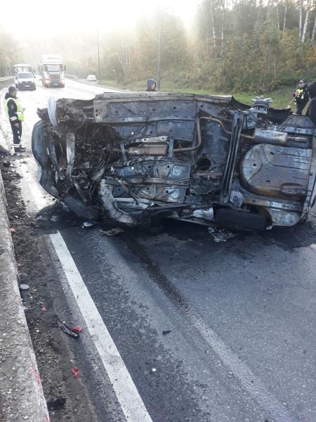 В Самарской области водитель на "Весте" сгорел за рулем после сильной аварии