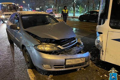 В Самаре 5 ноября в ДТП с автобусом пострадала женщина с двумя маленькими детьми