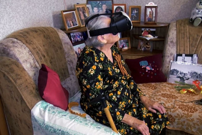 "Регулировщица Победы" увидела Берлин в VR-очках впервые с 1945 года