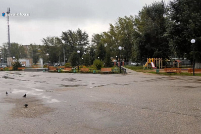 В поселке Мирном благоустраивают сквер у Дома культуры