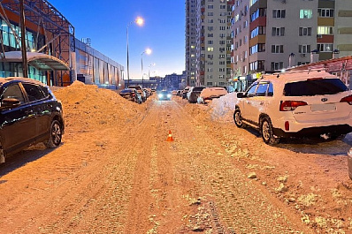 Сдавала задним ходом: в Самаре женщина на иномарке сбила пешехода