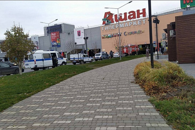 В Самаре 3 ноября 2021 года эвакуировали посетителей ТЦ "Мега"