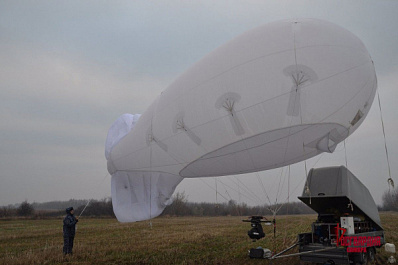 Воздушный патруль: на трассе в Самарской области автомобилистов контролирует аэростат