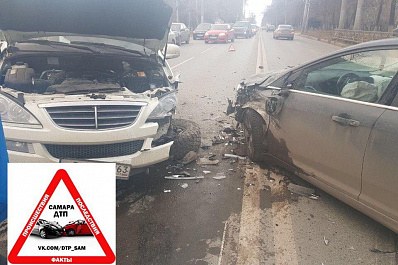 Вылетел на встречку: в Самаре на проспекте Кирова произошло крупное ДТП