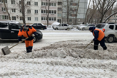 Владимир Василенко проверил, как убирают снег в городе