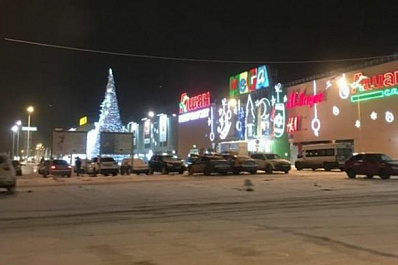 Массовая эвакуация в Самаре: из ТЦ "Мега" вывели 900 человек