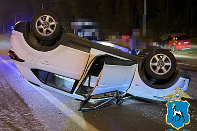 В Самарской области 21 сентября на трассе М5 "Урал" перевернулась иномарка