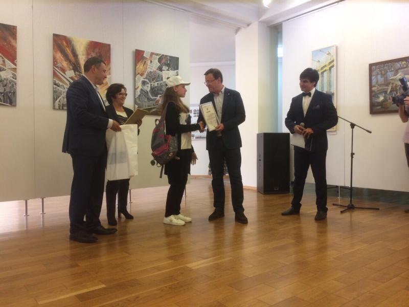 Дмитрий Азаров наградил победителей конкурса "Во славу земли Самарской"