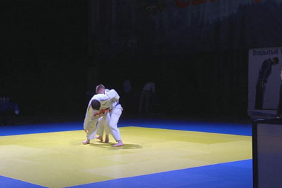 300 спортсменов из 12 регионов РФ стали участниками турнира Самарской области по дзюдо