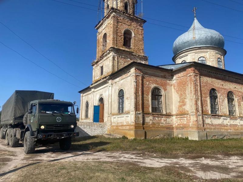 Из Самарской области в ЛНР привезли новые окна для храма со 170-летней историей