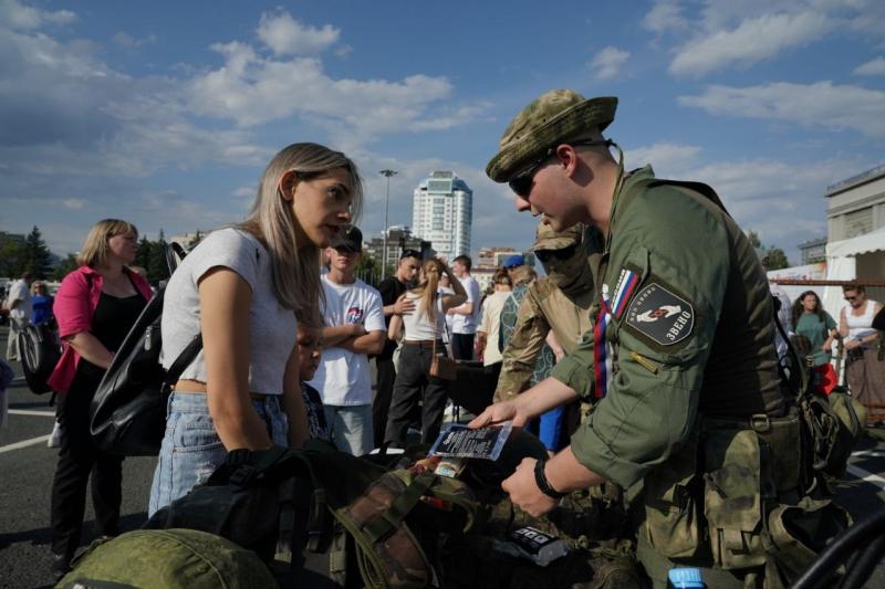 В Самаре фестиваль "Русское лето. ZaРоссию" объединил 10 тысяч человек