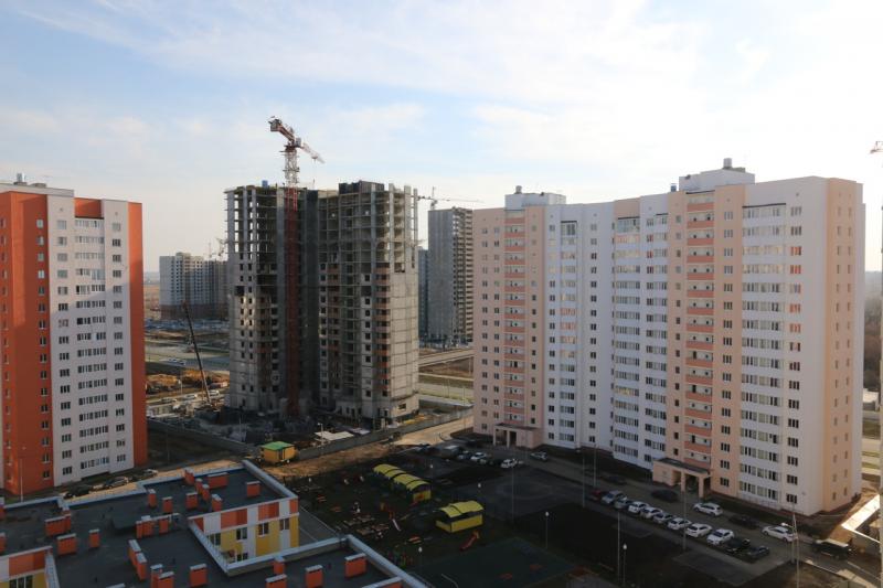 Владимир Путин поручил продлить программу льготной ипотеки до 2024 года