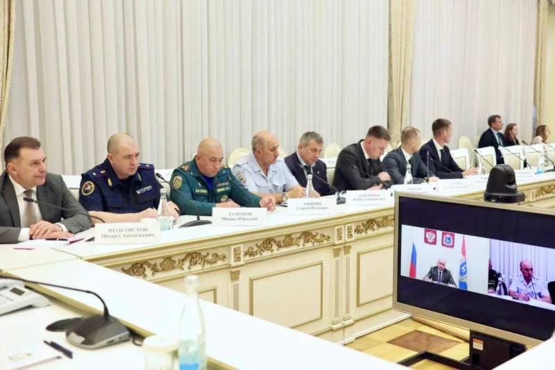 Ликвидация ЧП в Тольятти, контроль благоустройства: Вячеслав Федорищев провел оперативное совещание областного Правительства