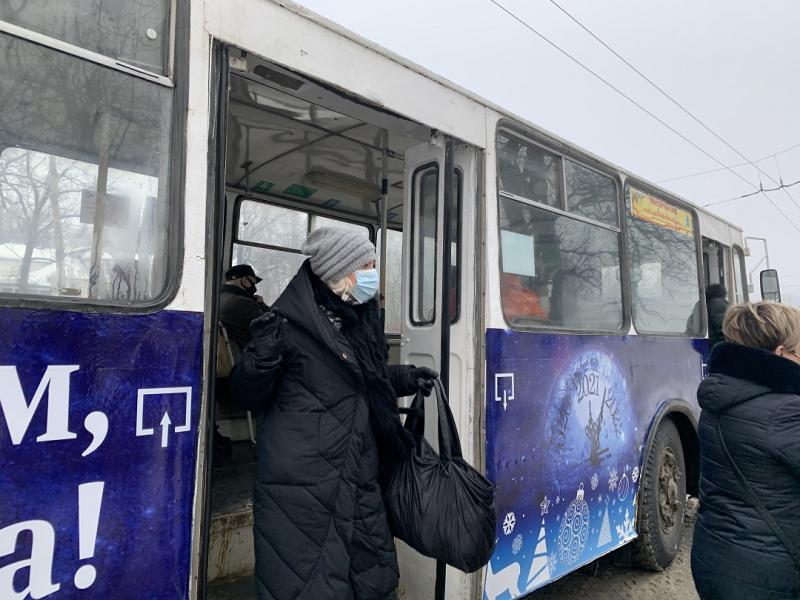 В Самаре кондукторы автобусов получили право не продавать билеты людям без масок