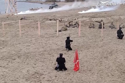 Историческая реконструкция сражения за Крым состоялась на набережной в Самаре