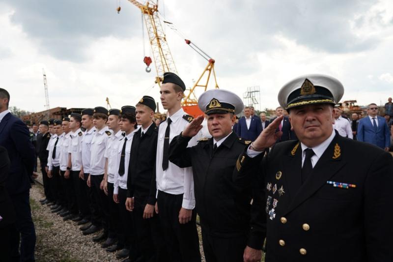 В Самаре в свое первое плавание отправилось уникальное судно