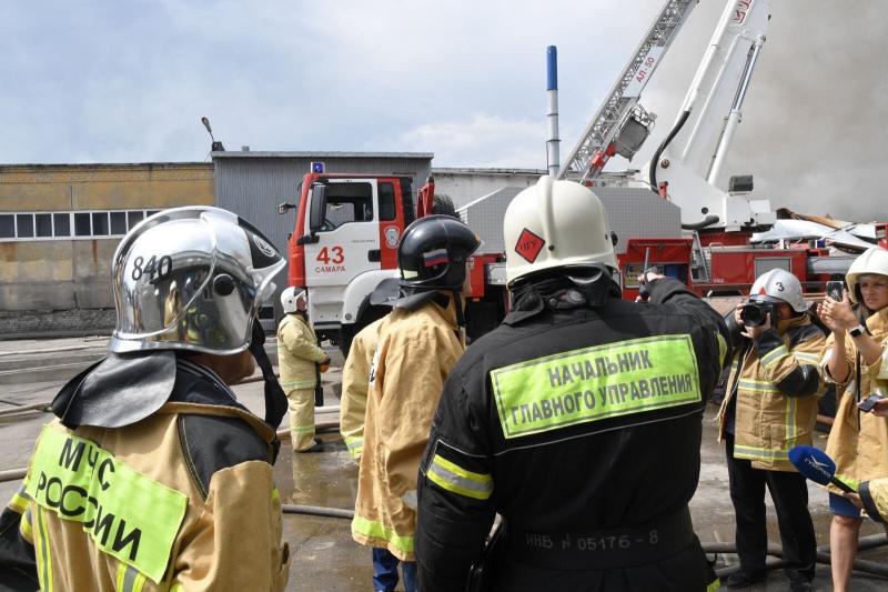 Фоторепортаж с места крупного пожара в Самаре