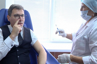 Министр здравоохранения Самарской области защитился от COVID-19 с помощью назальной вакцины