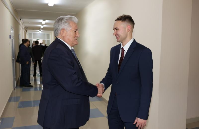 Сотый ученик академика Котельникова защитил диссертацию в медицинском университете