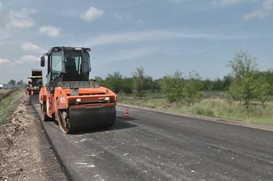 В Большеглушицком районе продолжается капитальный ремонт 7 километров дороги