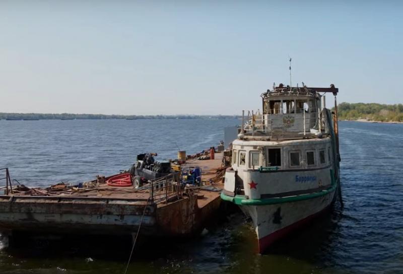 Затонувший в Самаре теплоход "Барракуда" подняли со дна Волги