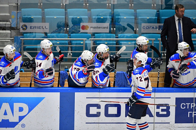 Тольяттинская "Ладья" по буллитам обыграла "Снежных Барсов"