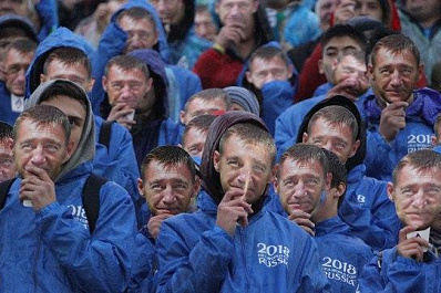 Болельщики Крыльев Советов устроили флешмоб ко дню рождения Андрея Тихонова