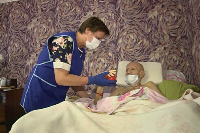 В Самарской области соцработники помогают 50 тысячам пожилых людей и инвалидов