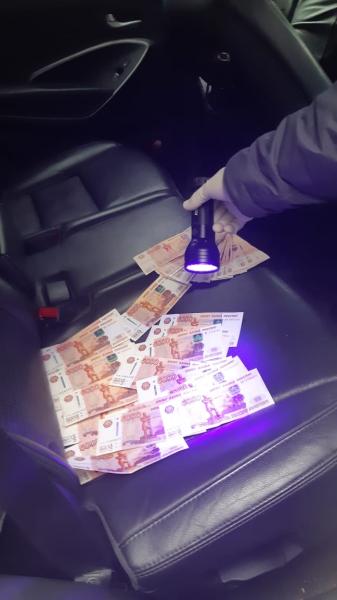 Запачкал руки: сотрудник налоговой из Самары попался на взятке