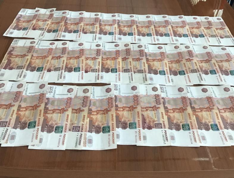 В Самаре сотрудника ФГУП уличили во взятке на 1 млн рублей