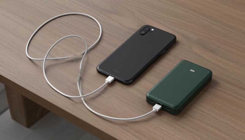 Зарядиться по пути: в Самаре теперь можно бесплатно взять пауэрбанк для телефона