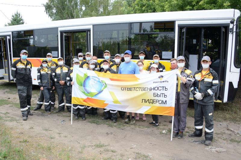 Экологический субботник: сотрудники Сызранского НПЗ провели природоохранную акцию на роднике